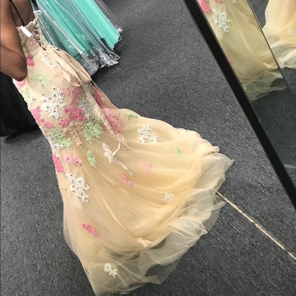 Prom dress for sale 💜 Never worn! Size 0